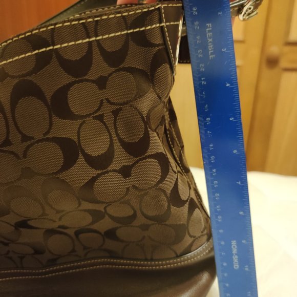 Chocolate brown leather Coach bucket bag - Picture 2 of 5